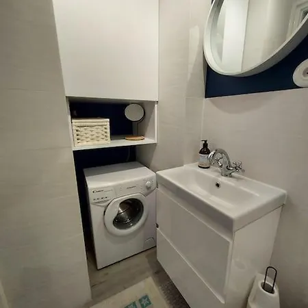 Appartement Sloneczna Klimatyzowana Kawalerka W Sercu Miasta - Piotrkowska 37